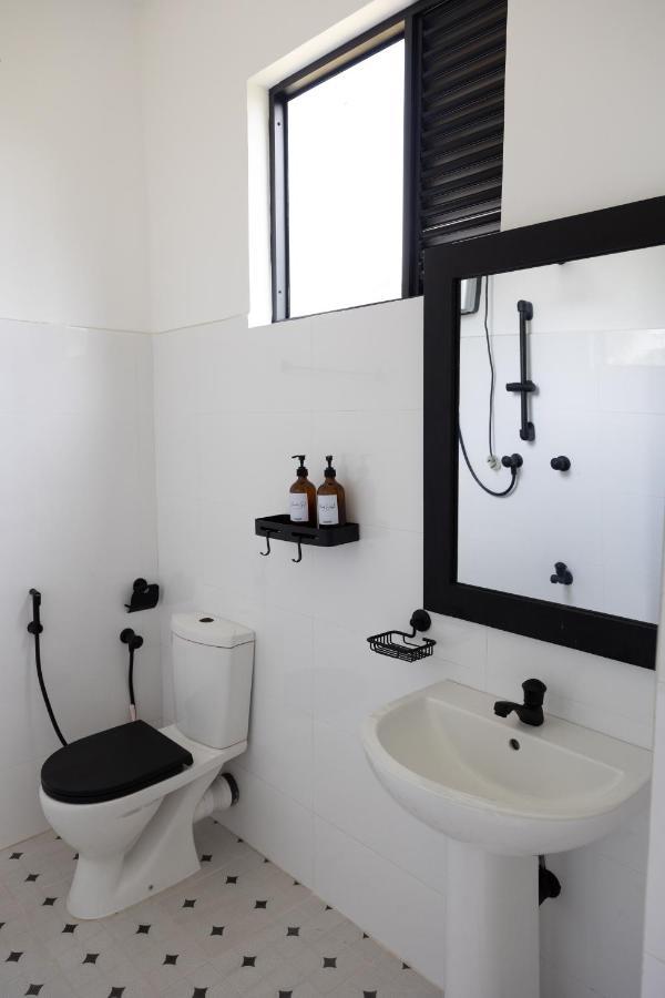 Spindrift Hostel Madiha (Adults Only) Matara Esterno foto